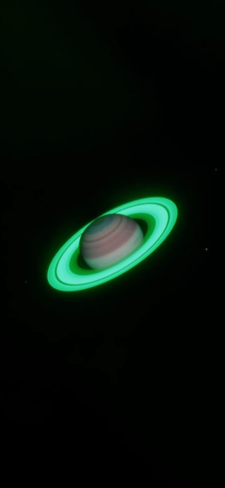 Ein 3D-gerenderter Planet mit leuchtend neongrünen Ringen in einem tiefschwarzen Weltraumhintergrund.