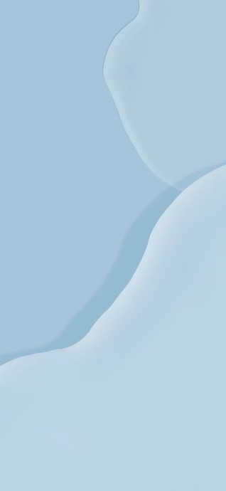 Ein minimalistischer abstrakter Hintergrund mit fließenden, hellblauen organischen Formen und sanften Lichteffekten.