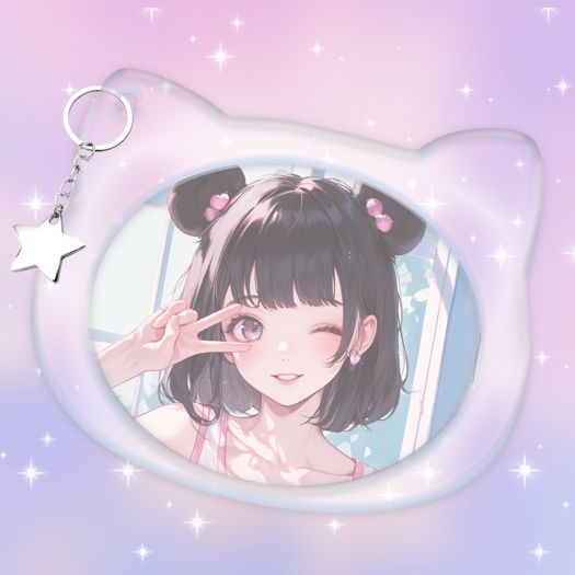 Fotocollage-Vorlage mit einem katzenförmigen Schlüsselanhänger-Rahmen und Stern-Anhänger auf glitzerndem lila Hintergrund.