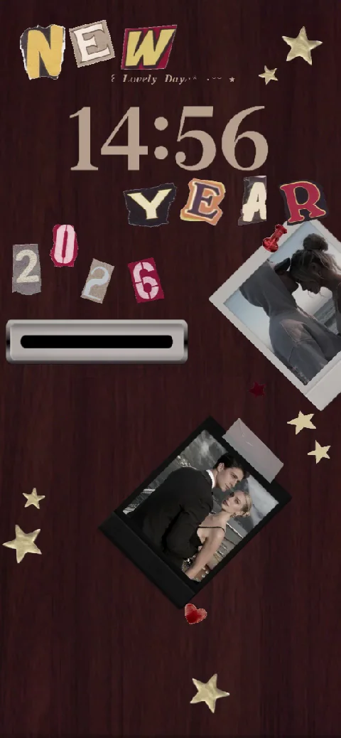 Fondo de scrapbook de madera con texto 'NEW YEAR 2026' y dos marcos de fotos Polaroid personalizables con estrellas doradas.