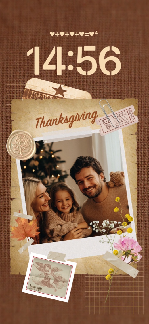 Individuelle Thanksgiving-Wallpaper-Vorlage mit braunem Stoffhintergrund, Polaroid-Rahmen und Herbstblättern.