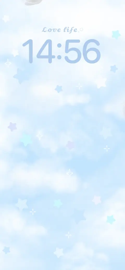 Ein verträumter hellblauer Himmelshintergrund mit sanften weißen Wolken und funkelnden Pastellsternen als anpassbare Live-Wallpaper-Vorlage.