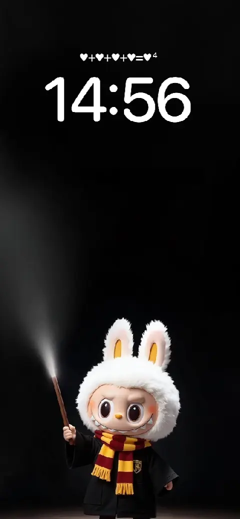 Personnage Labubu en costume de sorcier tenant une baguette lumineuse sur fond noir, modèle personnalisable.